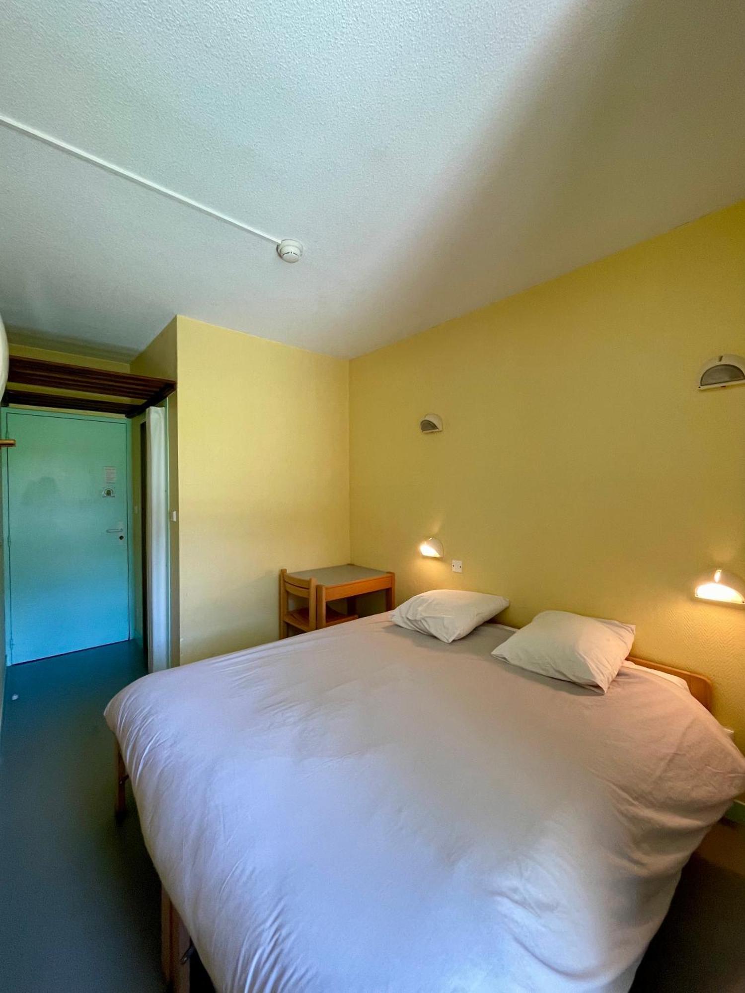 La Baleine Blanche - Chambres Campan Exterior photo